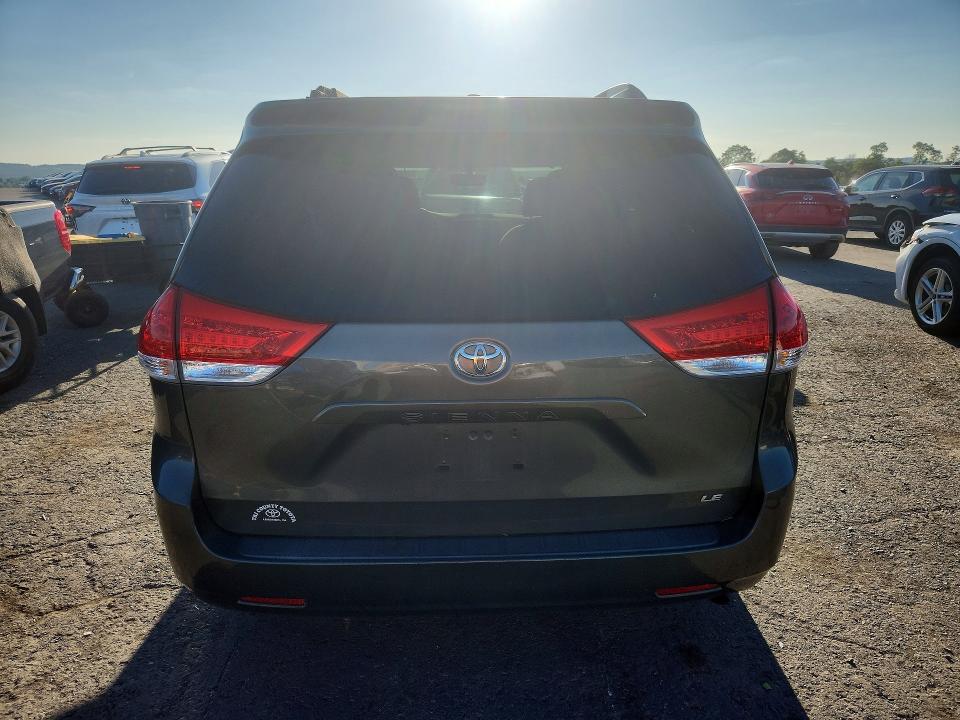 Photo 6 from auction – 2012 TOYOTA SIENNA with VIN 5TDKK3DC3CS257454