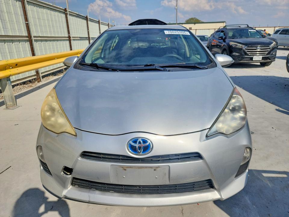 Photo 5 from auction – 2013 TOYOTA PRIUS C with VIN JTDKDTB33D1056021