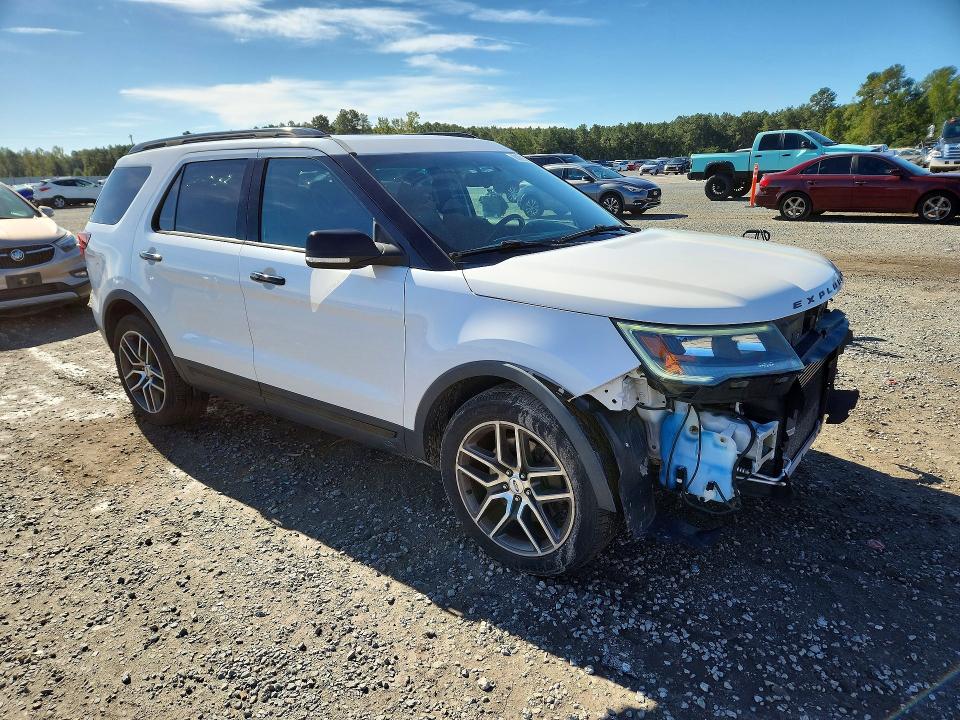Снимка 4 от търг – 2016 FORD EXPLORER с VIN 1FM5K8GT7GGC68832