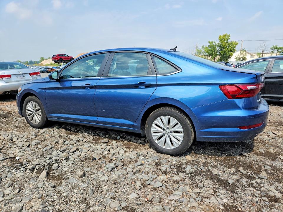 Photo 2 from auction – 2020 VOLKSWAGEN JETTA with VIN 3VWCB7BU6LM031106