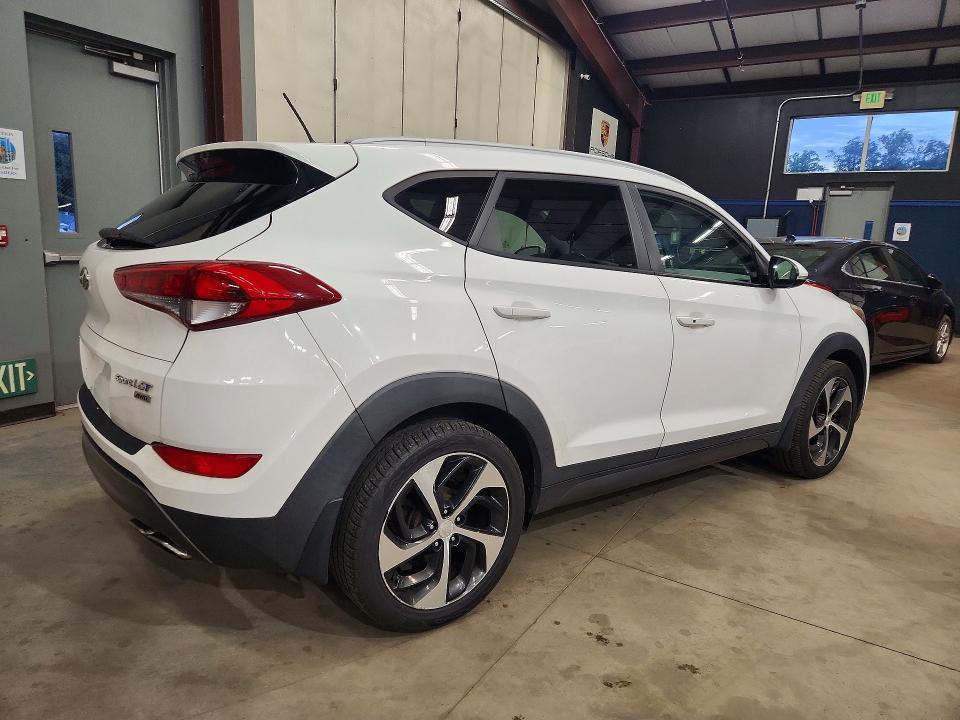 Photo 3 from auction – 2016 HYUNDAI TUCSON with VIN KM8J3CA20GU069136