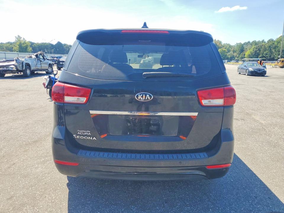 Photo 6 from auction – 2015 KIA SEDONA with VIN KNDMA5C17F6022115