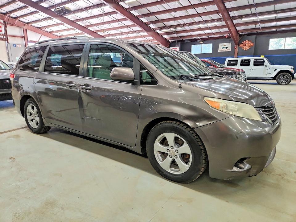 Photo 4 from auction – 2012 TOYOTA SIENNA with VIN 5TDKK3DC9CS250539