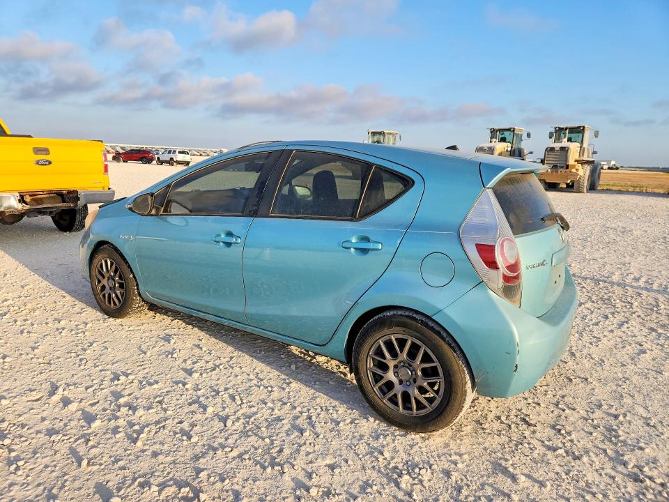Zdjęcie 2 z aukcji – 2013 TOYOTA PRIUS C z VIN JTDKDTB37D1050089
