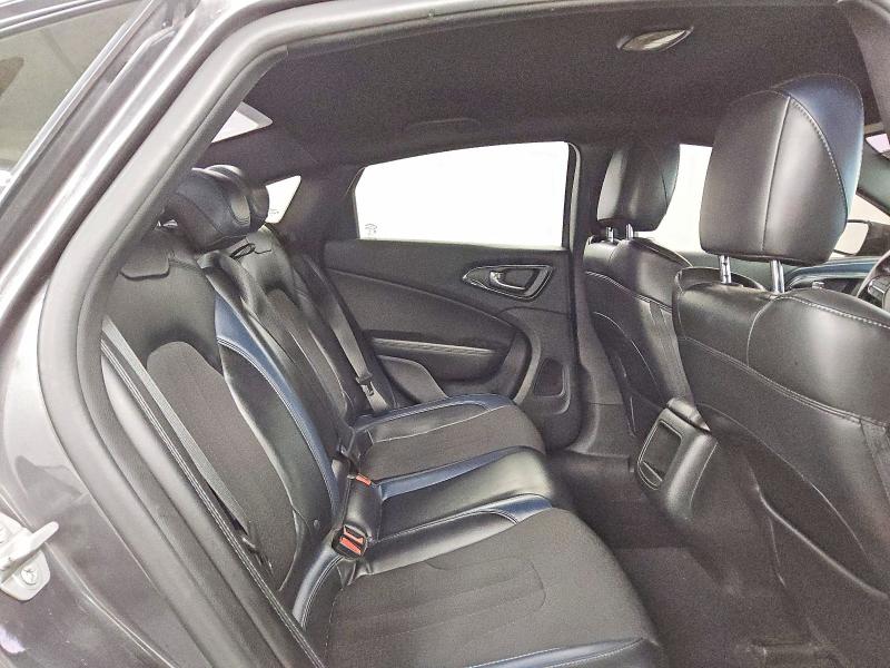Zdjęcie 10 z aukcji – 2015 CHRYSLER 200 z VIN 1C3CCCBB0FN629388