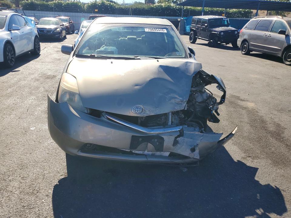 Снимка 5 от търг – 2006 TOYOTA PRIUS с VIN JTDKB20U767506474