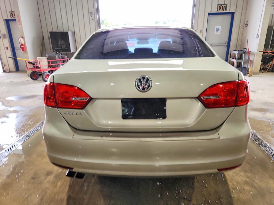 Photo 6 from auction – 2014 VOLKSWAGEN JETTA with VIN 3VW2K7AJ4EM274452