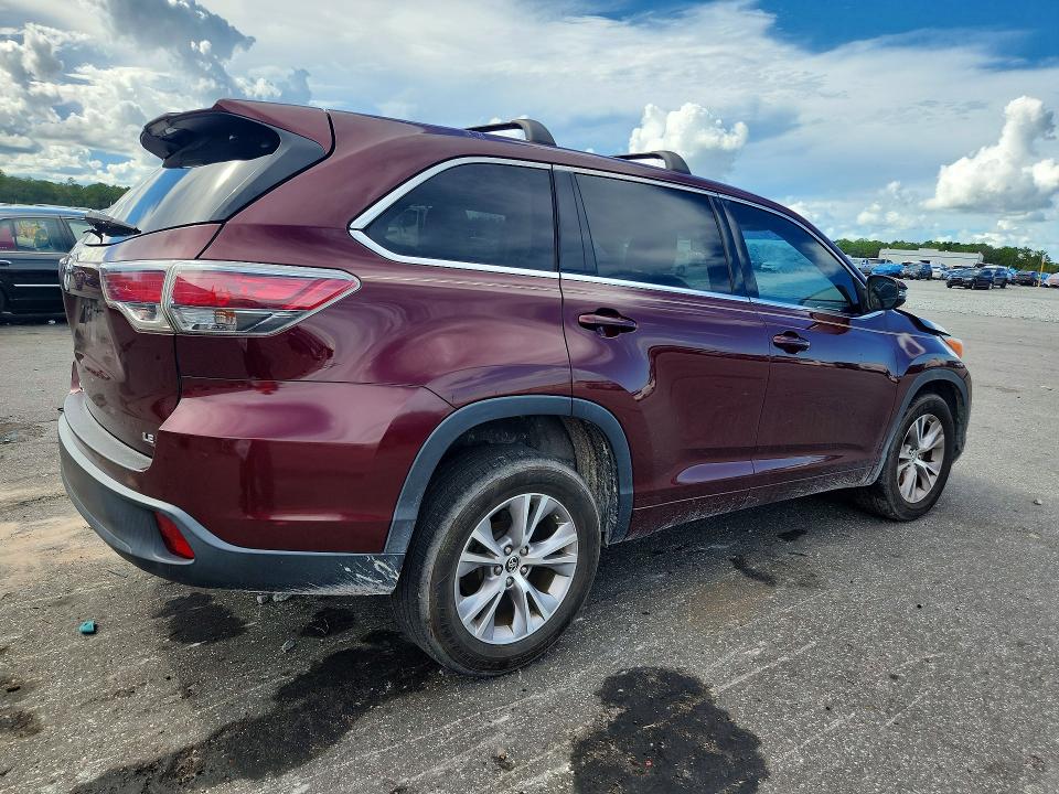 Photo 3 from auction – 2016 TOYOTA HIGHLANDER with VIN 5TDZKRFH5GS122427