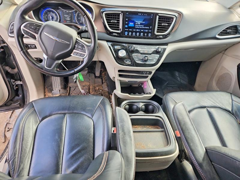 Photo 8 from auction – 2017 CHRYSLER PACIFICA with VIN 2C4RC1BG8HR705211