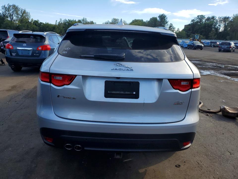 Photo 6 from auction – 2017 JAGUAR F-PACE with VIN SADCL2BN8HA099704