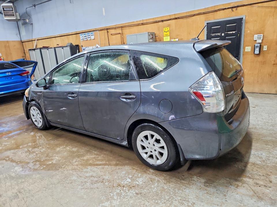 Photo 2 from auction – 2012 TOYOTA PRIUS V with VIN JTDZN3EU9C3158166