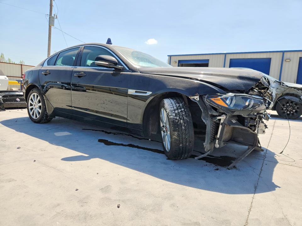 Photo 4 from auction – 2019 JAGUAR XE with VIN SAJAR4FX8KCP48214