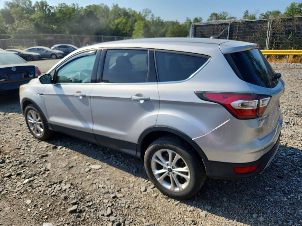 Photo 2 from auction – 2017 FORD ESCAPE with VIN 1FMCU9GD0HUB45988