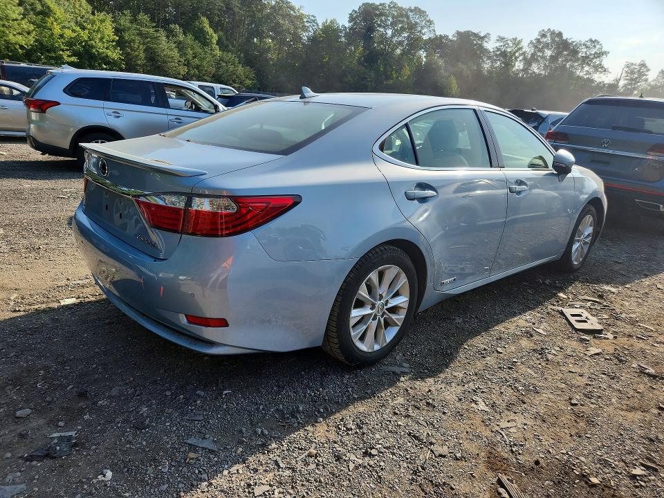 صورة رقم 3 من المزاد - 2013 LEXUS ES مع VIN JTHBW1GG3D2006559
