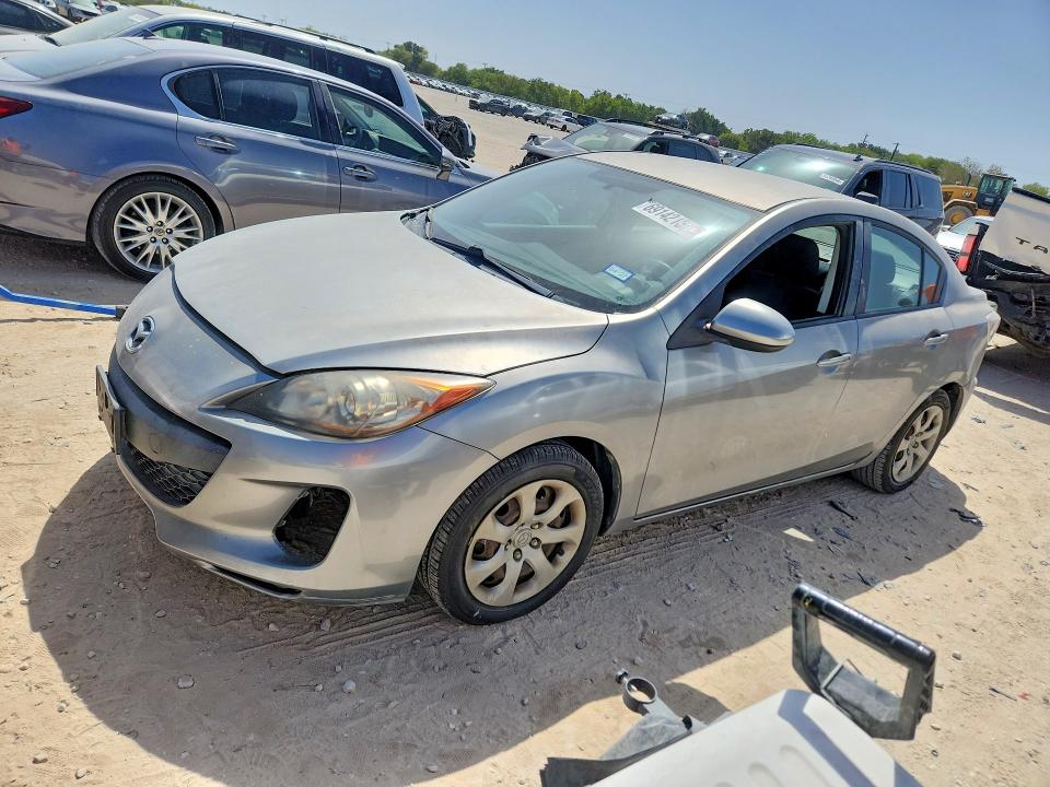MAZDA 3 2012 مع رقم تعريف المركبة JM1BL1UF1C1618690 - صورة من المزاد