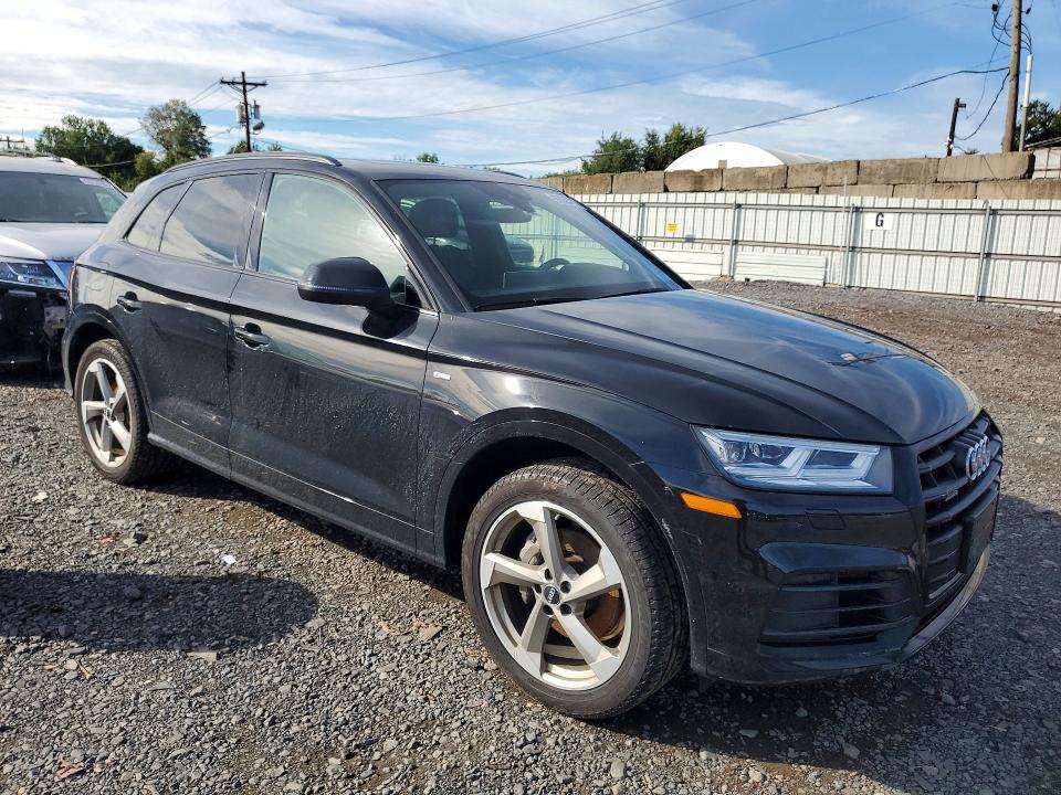 Снимка 4 от търг – 2020 AUDI Q5 с VIN WA1ENAFY1L2094192