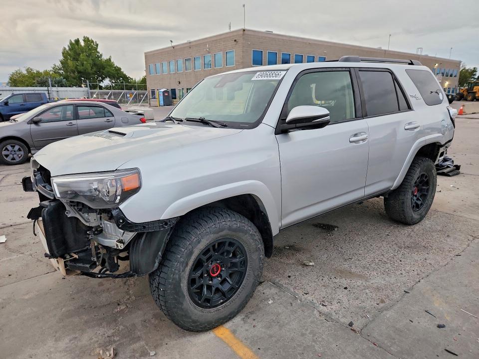 TOYOTA 4RUNNER 2022 with VIN JTERU5JR2N6017842 - Photo from auction