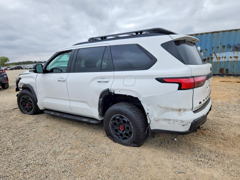 Photo 2 from auction – 2026 TOYOTA SEQUOIA with VIN 7SVAAABA3TX096897