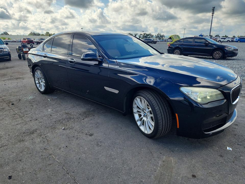 Снимка 4 от търг – 2013 BMW 750 с VIN WBAYA8C50DC996892