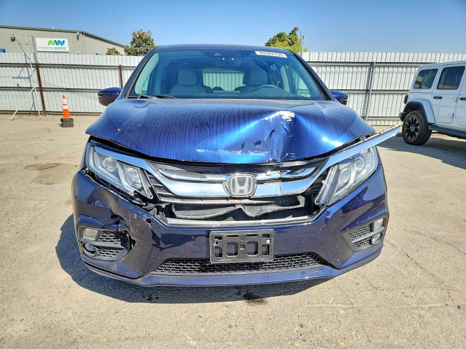 Photo 5 from auction – 2018 HONDA ODYSSEY with VIN 5FNRL6H79JB065547