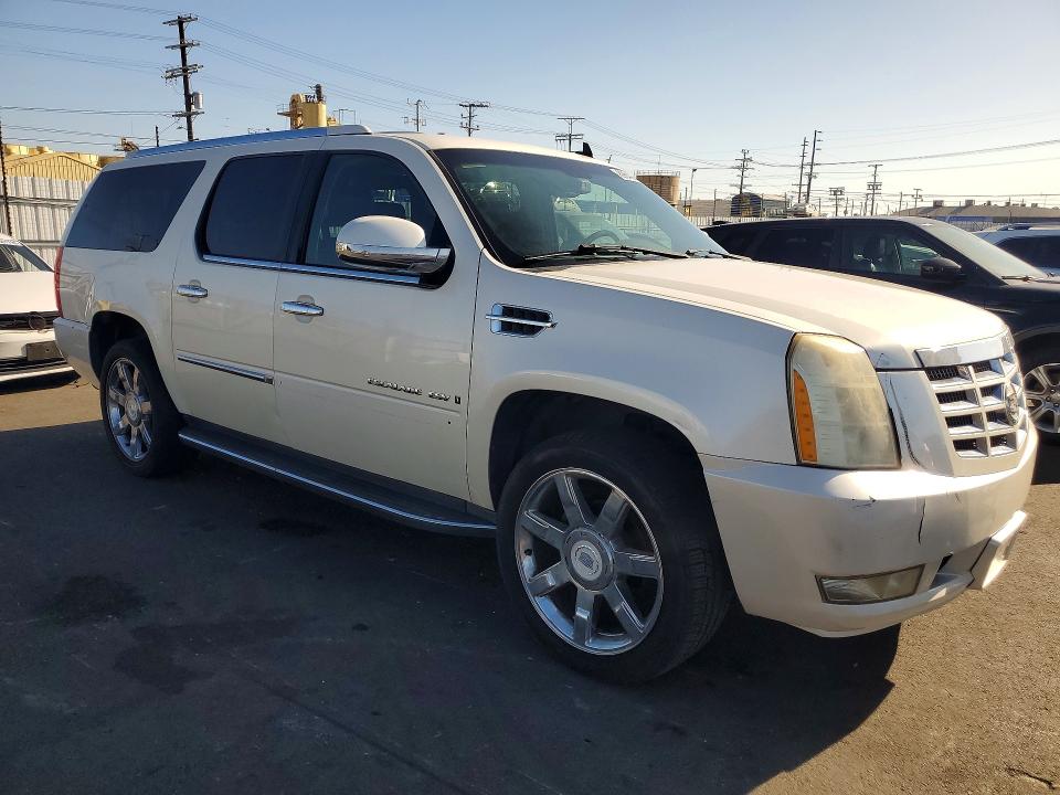 Photo 4 from auction – 2008 CADILLAC ESCALADE with VIN 1GYFK668X8R119034