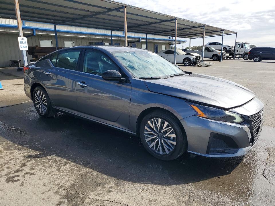 Photo 4 from auction – 2025 NISSAN ALTIMA with VIN 1N4BL4DV2SN430153