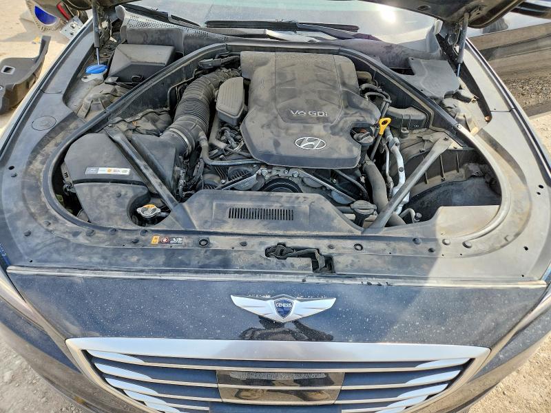 Photo 11 from auction – 2015 HYUNDAI GENESIS with VIN KMHGN4JE2FU090038