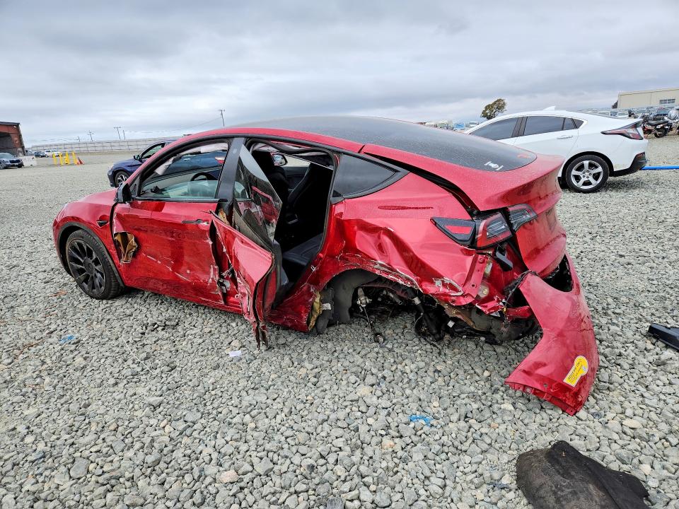 Снимка 2 от търг – 2022 TESLA MODEL Y с VIN 7SAYGDEE2NF371117