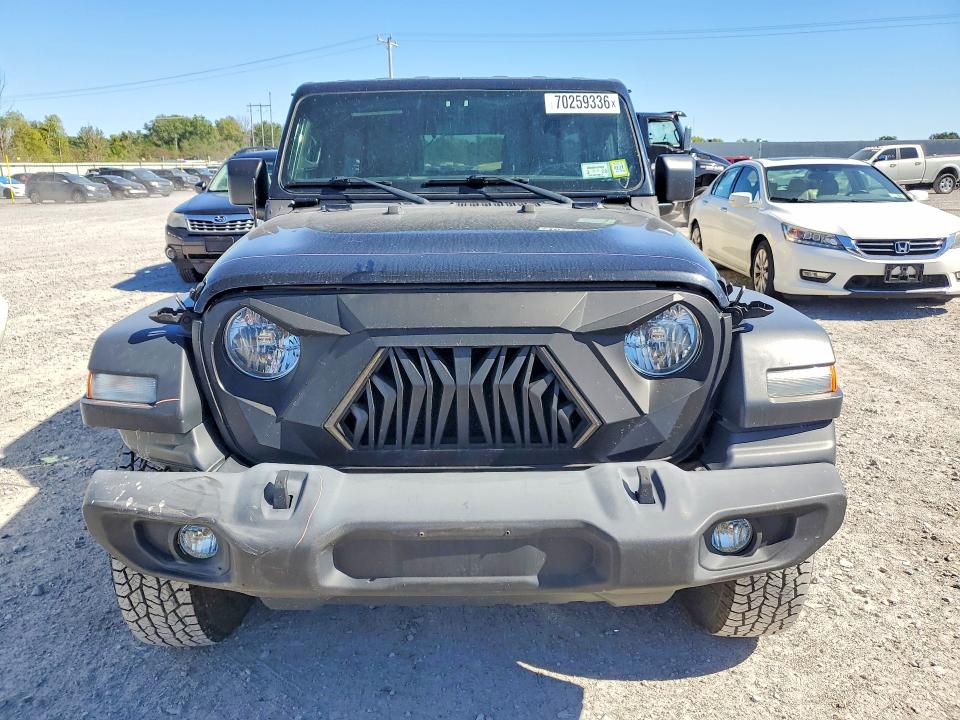 Снимка 5 от търг – 2018 JEEP WRANGLER UNLIMITED с VIN 1C4HJXDGXJW127272
