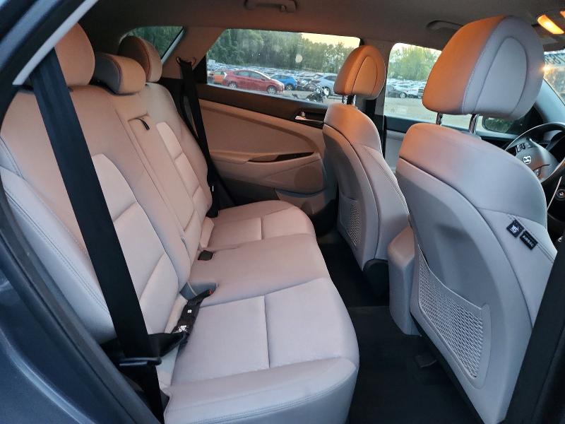 Photo 11 from auction – 2017 HYUNDAI TUCSON with VIN KM8J3CA46HU509704
