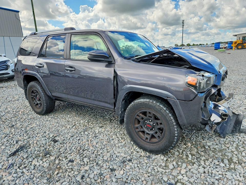 صورة رقم 4 من المزاد - 2019 TOYOTA 4RUNNER مع VIN JTEZU5JRXK5200701