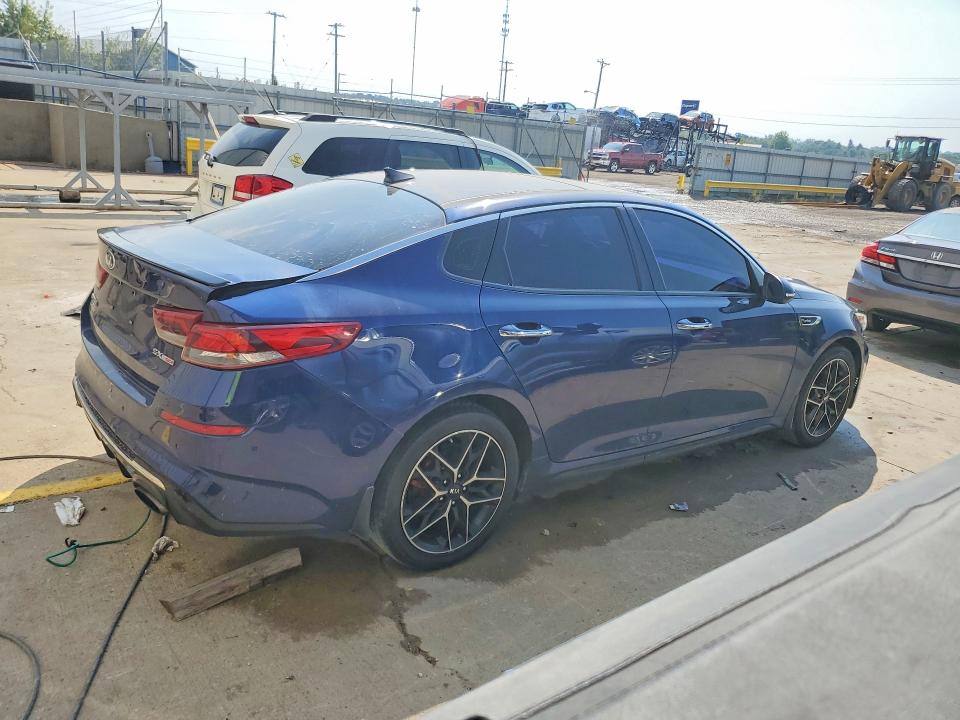 Фото 3 с аукциона – 2020 KIA OPTIMA с VIN 5XXGW4L29LG404841