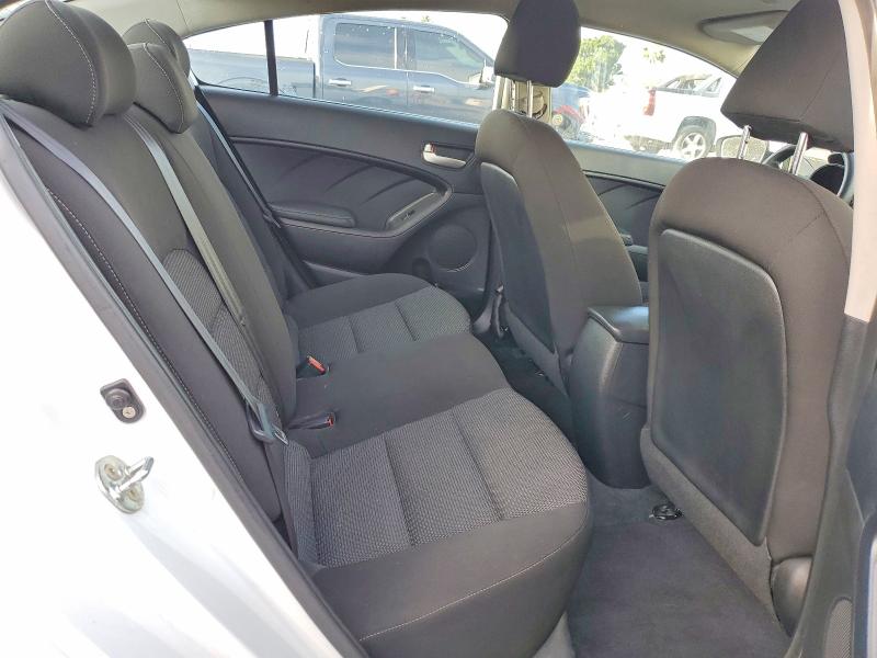 صورة رقم 10 من المزاد - 2017 KIA FORTE مع VIN 3KPFK4A71HE036015