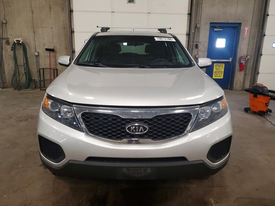 Photo 5 from auction – 2012 KIA SORENTO with VIN 5XYKTCA68CG225849