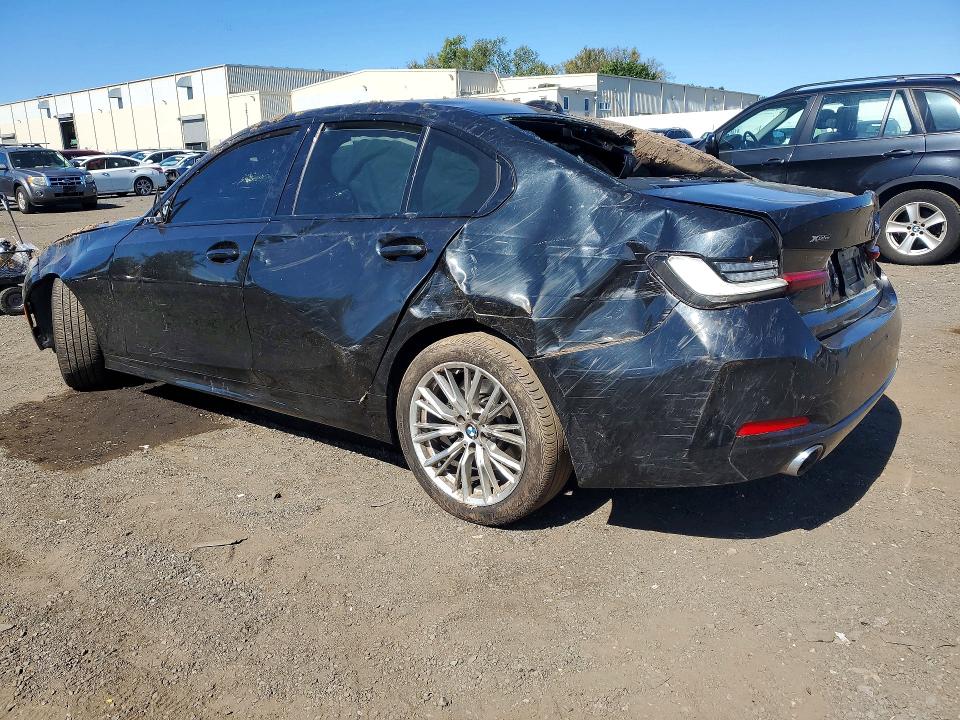 Photo 2 from auction – 2023 BMW 330XI with VIN 3MW89FF07P8D01039
