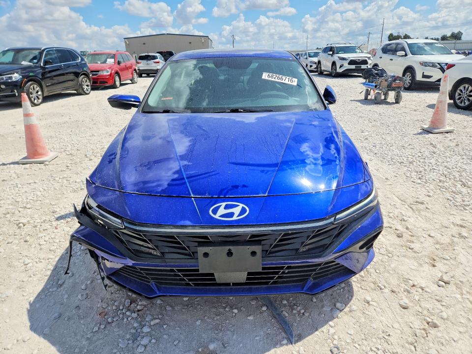 Снимка 5 от търг – 2025 HYUNDAI ELANTRA с VIN KMHLN4DJ3SU127437