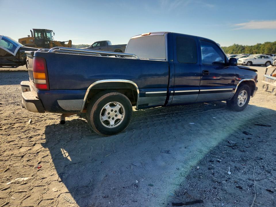 Photo 3 from auction – 2001 CHEVROLET SILVERADO with VIN 2GCEC19TX11288955