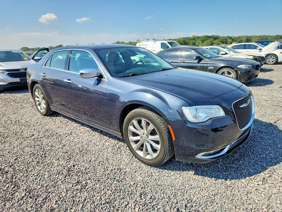 Zdjęcie 4 z aukcji – 2018 CHRYSLER 300 z VIN 2C3CCAKG4JH160503