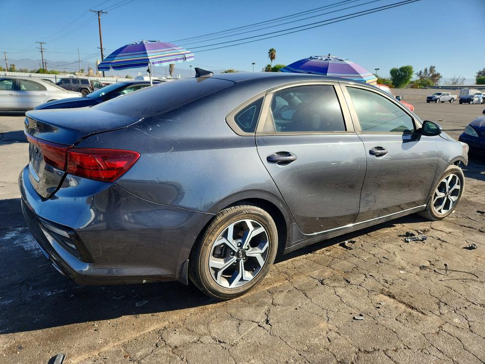 Photo 3 from auction – 2021 KIA FORTE with VIN 3KPF24AD1ME316744