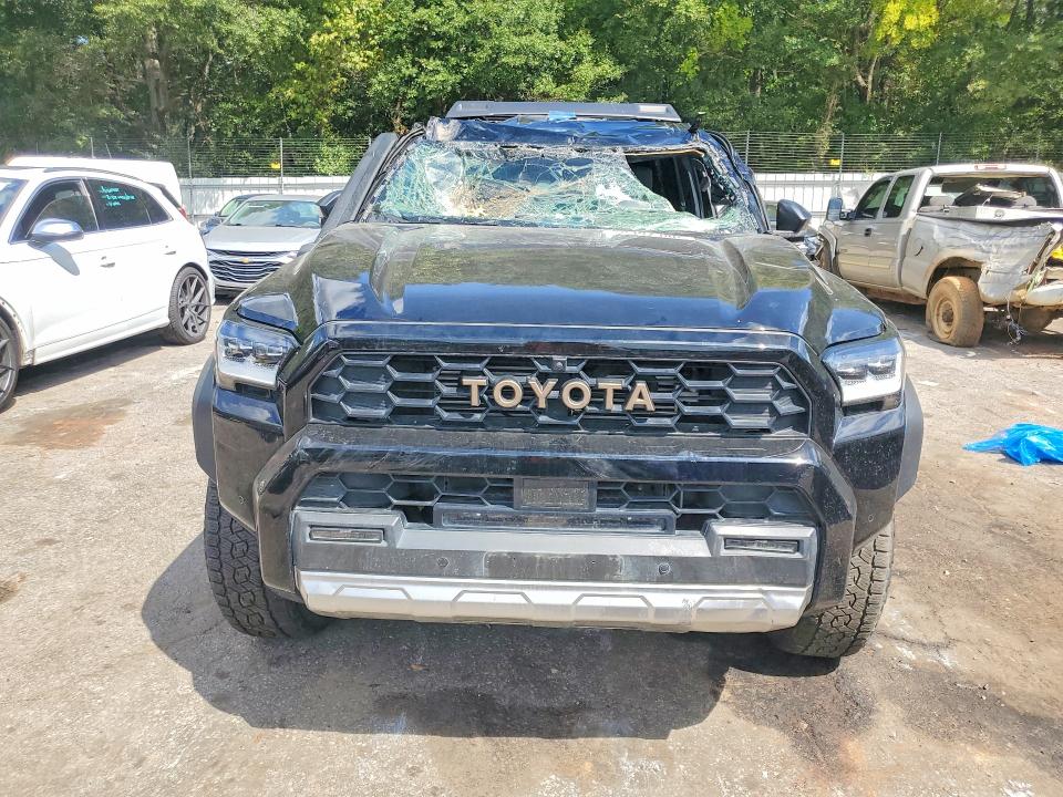 Photo 5 from auction – 2025 TOYOTA 4RUNNER with VIN JTEVB5BR5S5017015