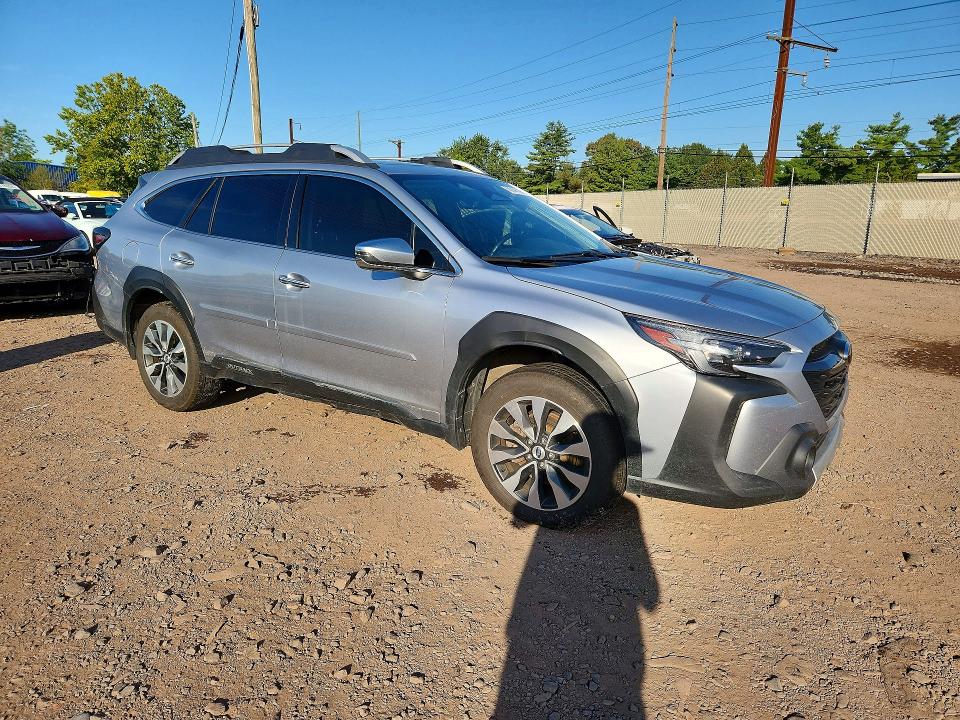 Снимка 4 от търг – 2023 SUBARU OUTBACK с VIN 4S4BTGPD2P3160046
