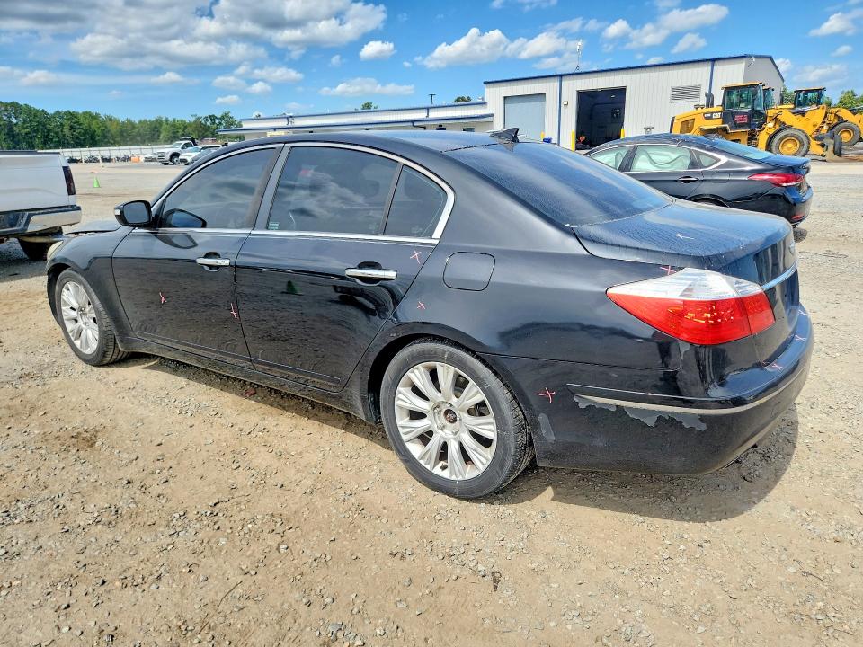 Photo 2 from auction – 2010 HYUNDAI GENESIS with VIN KMHGC4DE0AU080408