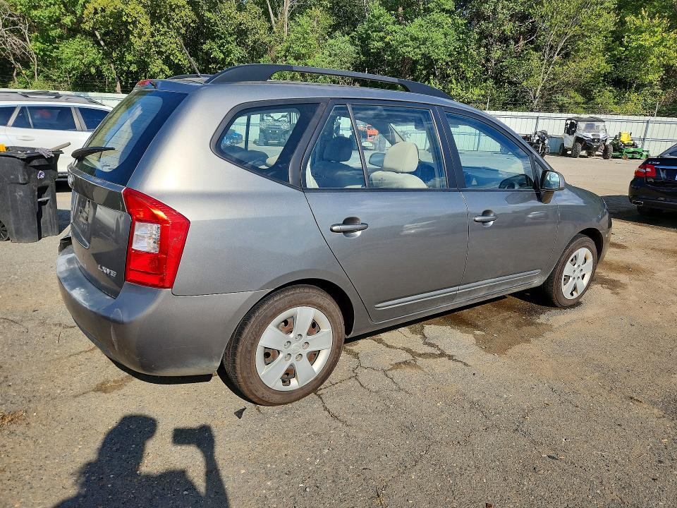 Photo 3 from auction – 2009 KIA RONDO with VIN KNAFG526897251645