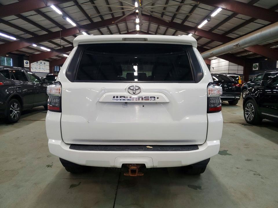 Photo 6 from auction – 2014 TOYOTA 4RUNNER with VIN JTEBU5JR9E5172427