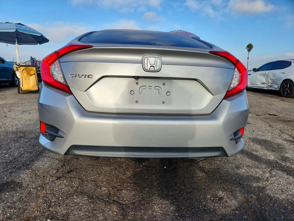 Photo 6 from auction – 2016 HONDA CIVIC with VIN 2HGFC2F70GH567589