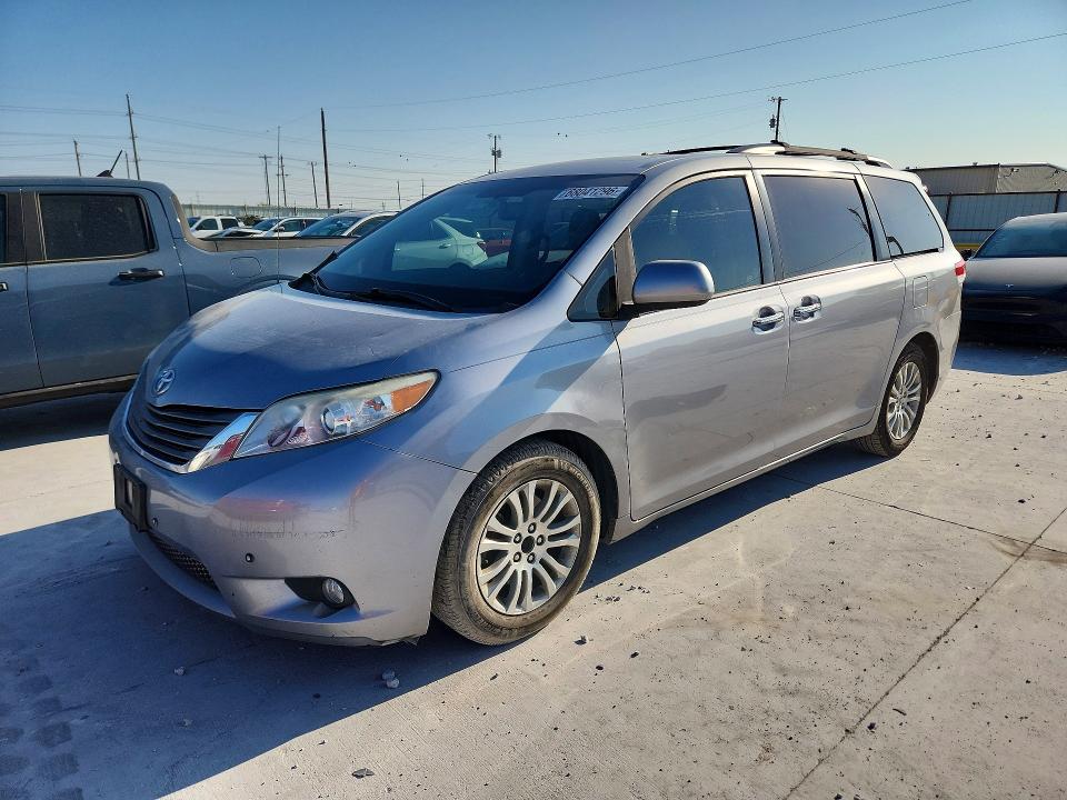 2012 TOYOTA SIENNA - Търг №68041296