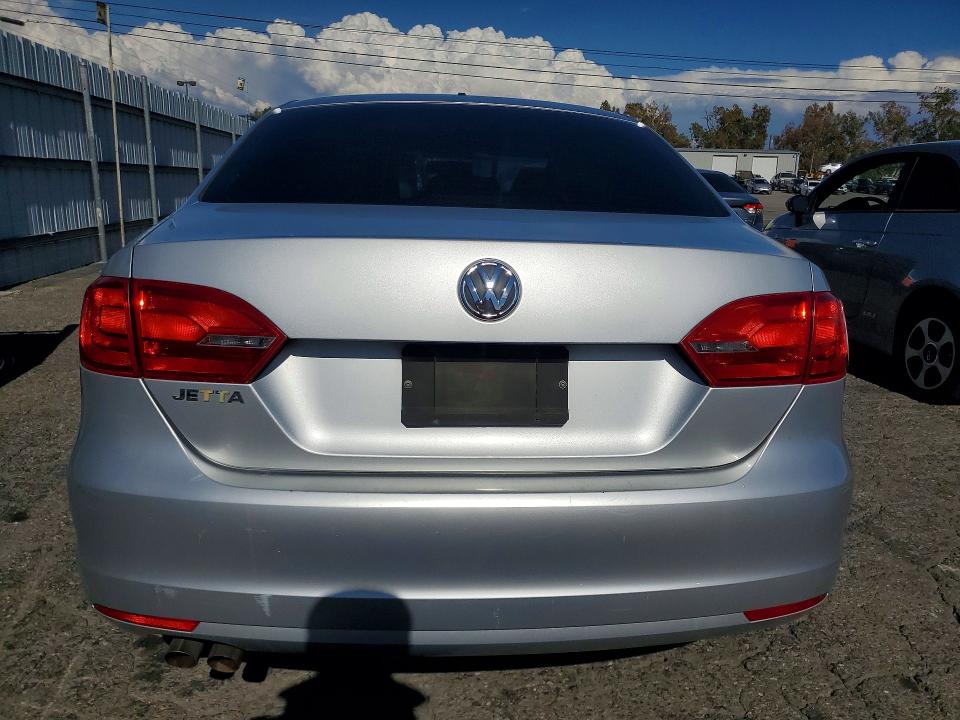 Photo 6 from auction – 2012 VOLKSWAGEN JETTA with VIN 3VW2K7AJ4CM398489