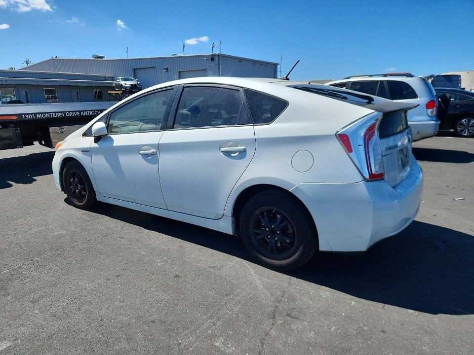 Photo 2 from auction – 2013 TOYOTA PRIUS with VIN JTDKN3DU4D5558726