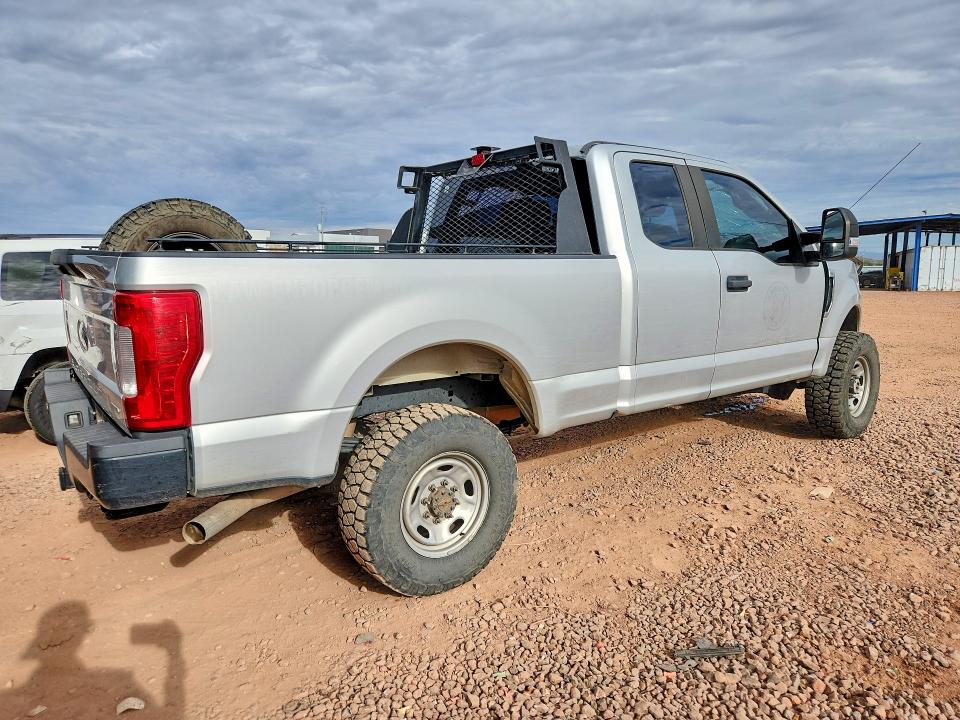 Photo 3 from auction – 2017 FORD F250 with VIN 1FT7X2B66HEF25537
