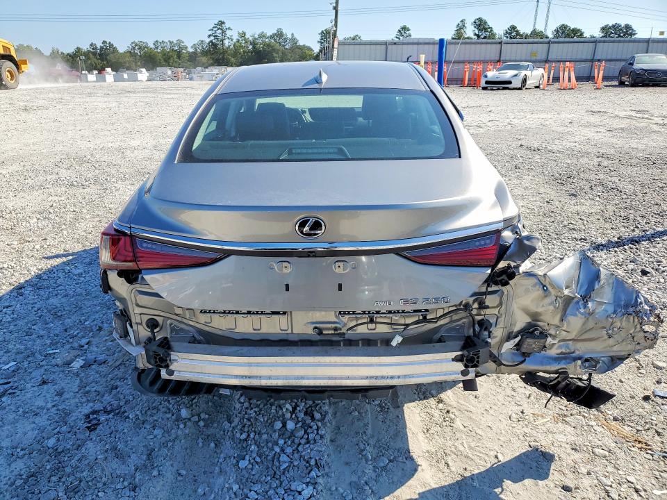 Photo 6 from auction – 2021 LEXUS ES 250 with VIN 58AD11D10MU001403